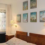 Barony Romantic-residence لوغانو