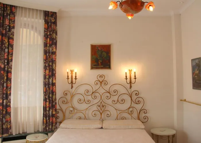 Barony Romantic-residence